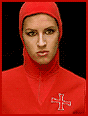 Laufsteg Model Lisa in einem roten avantgardistischem Designer Amft Modell